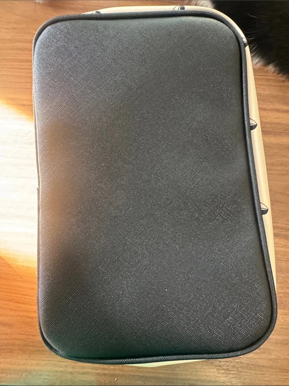 Tender love carry cosmetics case